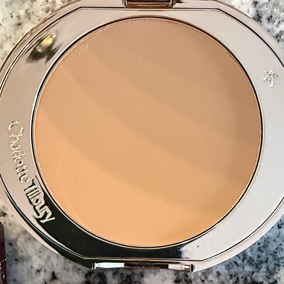 Charlotte Tilbury 3 Tan/Medium à Foncé Bronzer - Picture 5 of 6